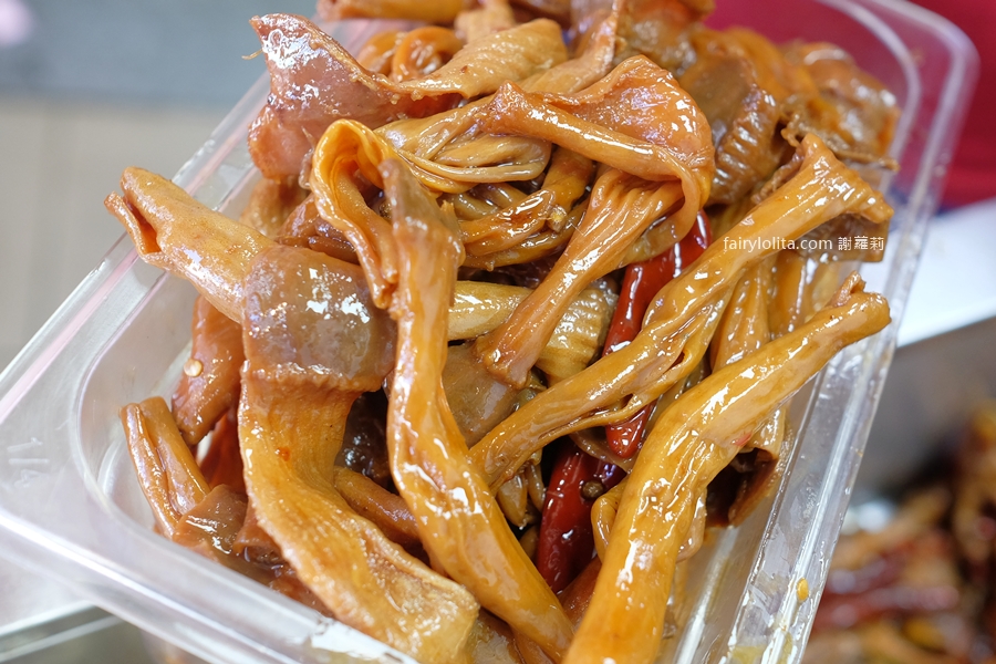 追蕾醬香黑鴨(中壢火車站)。吃過一次回不去!真的狂爽~四川滷味一口下去直接上癮! @蹦啾♥謝蘿莉 La vie heureuse 追蕾醬香黑鴨(中壢火車站)。吃過一次回不去!真的狂爽~四川滷味一口下去直接上癮! @蹦啾♥謝蘿莉 La vie heureuse