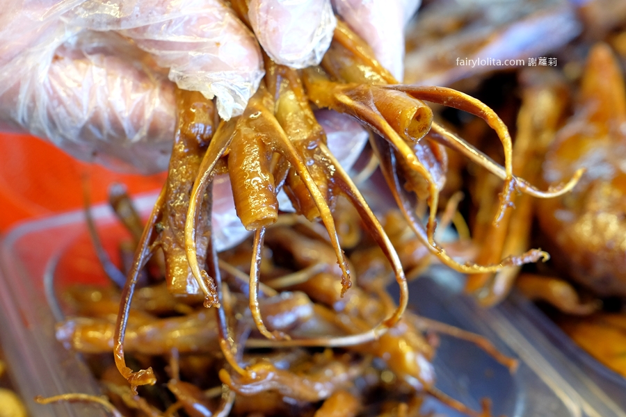 追蕾醬香黑鴨（中壢火車站）。吃過一次回不去！真的狂爽～四川滷味一口下去直接上癮！ @蹦啾♥謝蘿莉 La vie heureuse