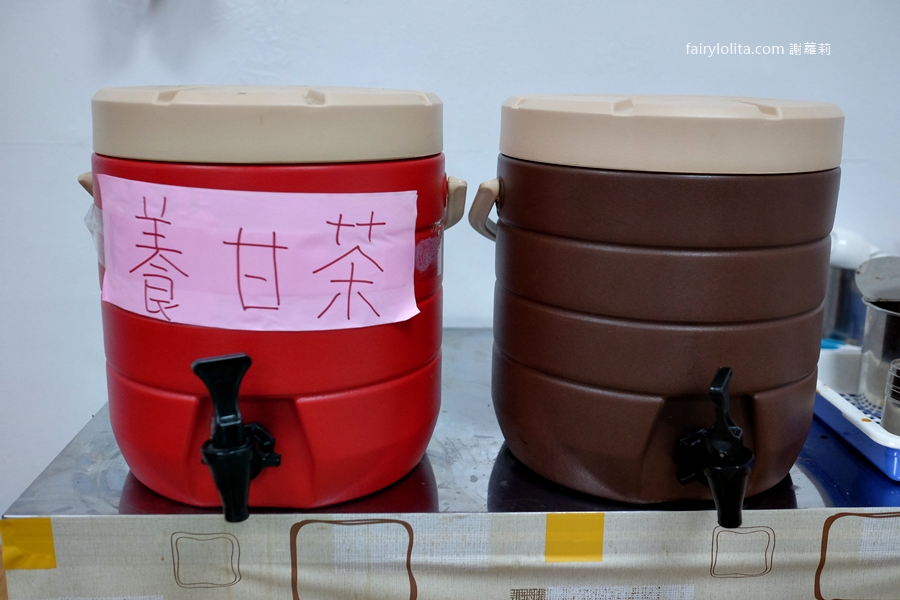 阿發燉湯。網友暴動！巨無霸大雞腿雞湯80元，10+湯頭多到選不完！ @蹦啾♥謝蘿莉 La vie heureuse