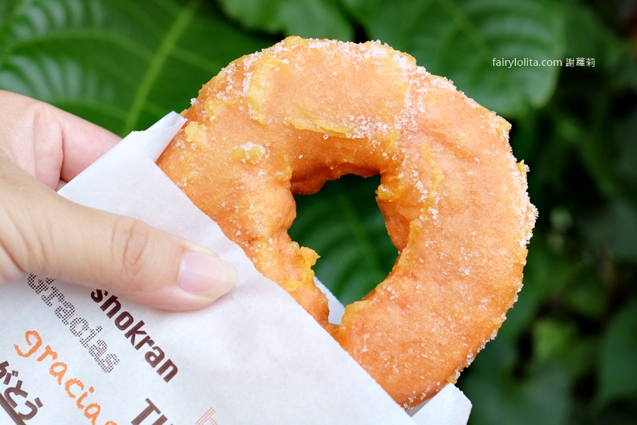 大友鮮乳甜甜圈。彩色控暴動！5 種顏值爆表的繽紛脆皮甜甜圈一次開箱！ @蹦啾&hearts;謝蘿莉 La vie heureuse