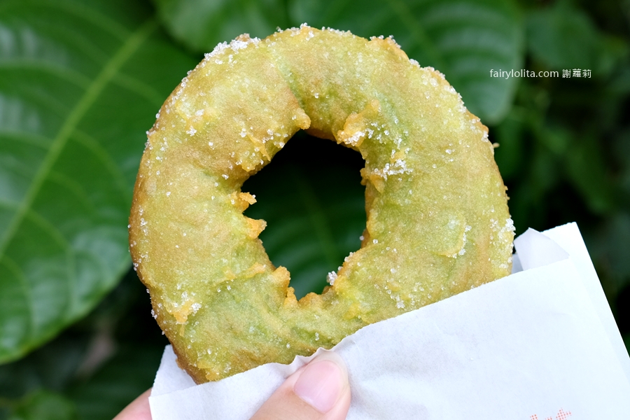 大友鮮乳甜甜圈。彩色控暴動！5 種顏值爆表的繽紛脆皮甜甜圈一次開箱！ @蹦啾&hearts;謝蘿莉 La vie heureuse