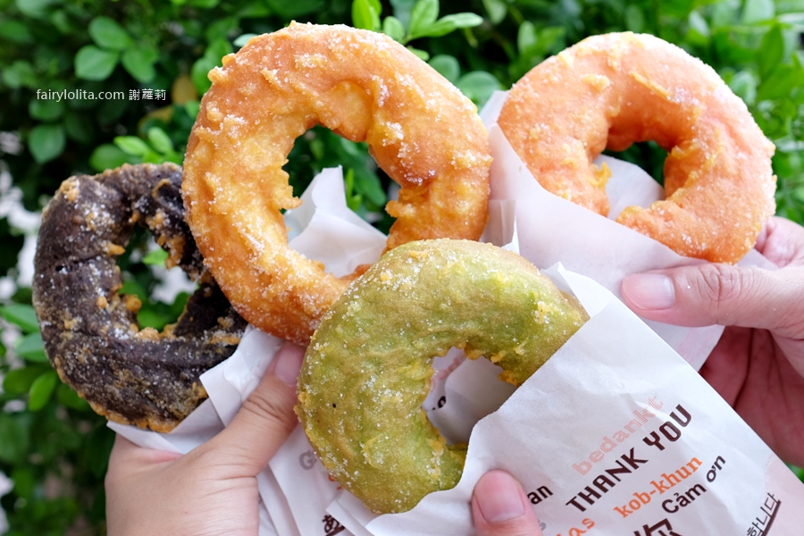 大友鮮乳甜甜圈。彩色控暴動！5 種顏值爆表的繽紛脆皮甜甜圈一次開箱！