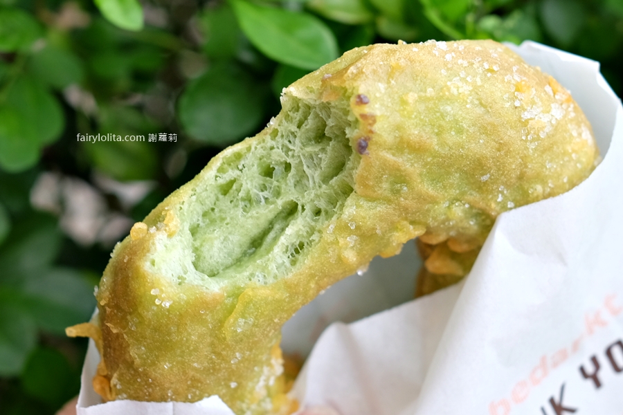 大友鮮乳甜甜圈。彩色控暴動！5 種顏值爆表的繽紛脆皮甜甜圈一次開箱！ @蹦啾&hearts;謝蘿莉 La vie heureuse