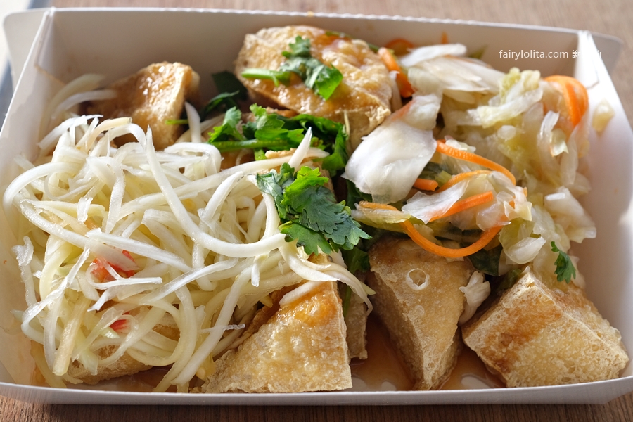 麥庭麵線勇。路邊一台車,直接打爆所有名店!神祕發財車的麵線+臭豆腐,誇張到不合理! @蹦啾♥謝蘿莉 La vie heureuse 麥庭麵線勇。路邊一台車,直接打爆所有名店!神祕發財車的麵線+臭豆腐,誇張到不合理! @蹦啾♥謝蘿莉 La vie heureuse