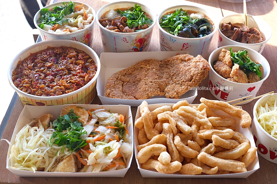 麥庭麵線勇。路邊一台車,直接打爆所有名店!神祕發財車的麵線+臭豆腐,誇張到不合理! 麥庭麵線勇。路邊一台車,直接打爆所有名店!神祕發財車的麵線+臭豆腐,誇張到不合理!