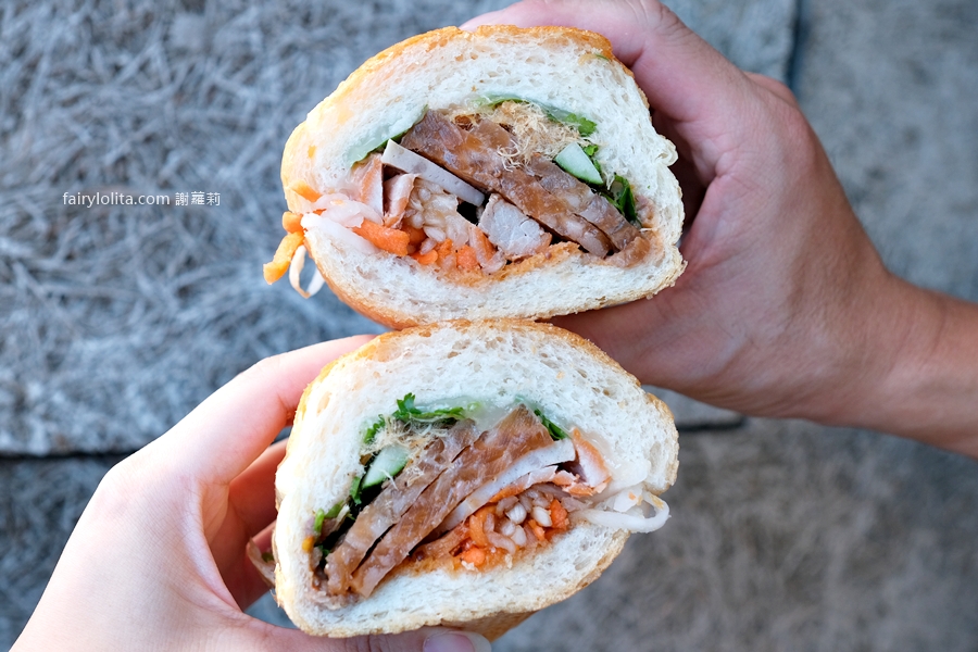 阿鸞手工法國麵包。滿滿酥香、爆餡蓋不住！這家越南麵包真的有夠狂！ @蹦啾♥謝蘿莉 La vie heureuse