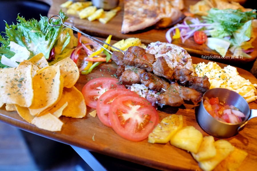 ABV Bar & Kitchen 加勒比海餐酒館 台北忠孝店。從沒看過!原來加勒比海特色的早午餐這麼狂,份量巨無霸、風味超奔放! @蹦啾♥謝蘿莉 La vie heureuse ABV Bar & Kitchen 加勒比海餐酒館 台北忠孝店。從沒看過!原來加勒比海特色的早午餐這麼狂,份量巨無霸、風味超奔放! @蹦啾♥謝蘿莉 La vie heureuse