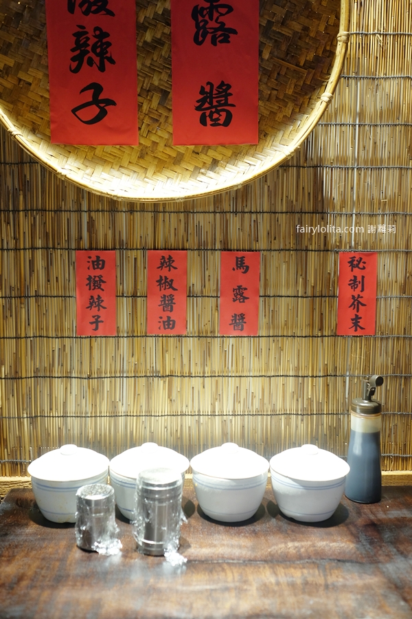 彭富貴雞湯米粉。這鍋湯真的神！50隻土雞熬出奶白奇蹟，現場人潮大失控！ @蹦啾♥謝蘿莉 La vie heureuse