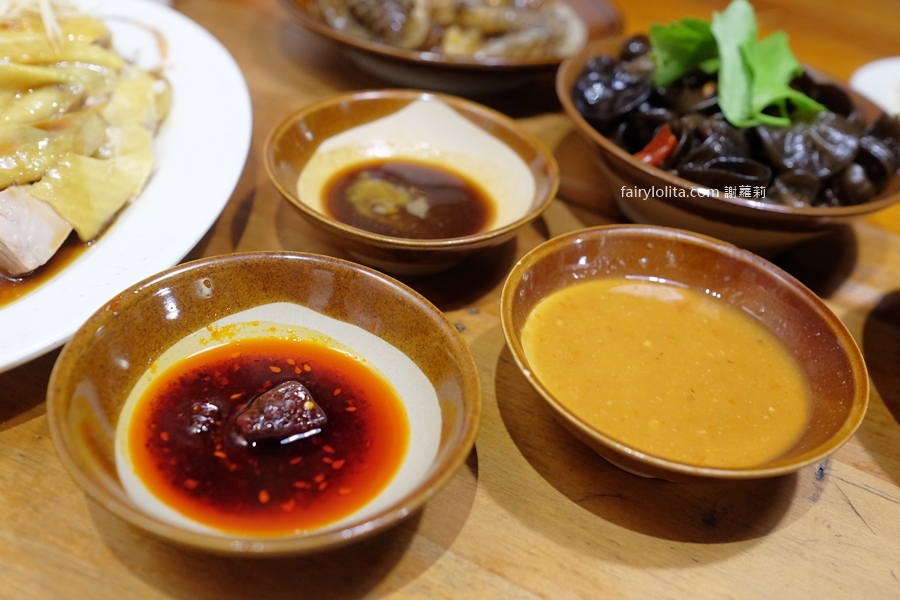 彭富貴雞湯米粉。這鍋湯真的神！50隻土雞熬出奶白奇蹟，現場人潮大失控！ @蹦啾♥謝蘿莉 La vie heureuse