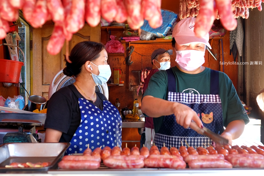 三峽長福橋下香腸。太誇張!不起眼的鐵皮屋炭烤香腸竟然這麼猛! 三峽長福橋下香腸。太誇張!不起眼的鐵皮屋炭烤香腸竟然這麼猛!