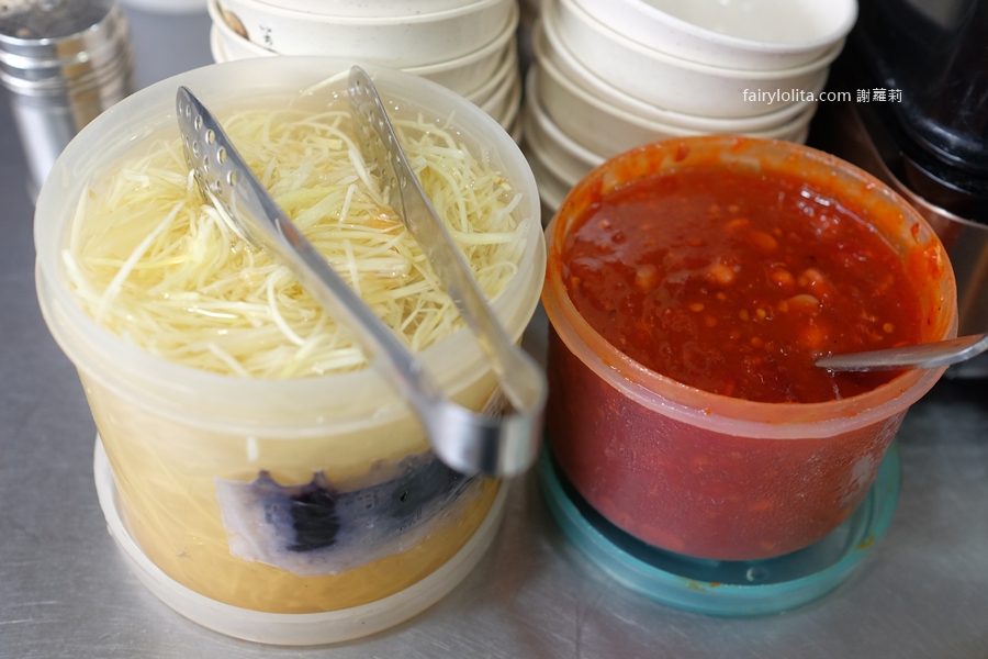 台南牛饕溫體牛肉湯 桃園店。太扯了吧？！桃園竟然也吃得到台南直送溫體牛肉，開店1分鐘直接爆滿！ @蹦啾&hearts;謝蘿莉 La vie heureuse