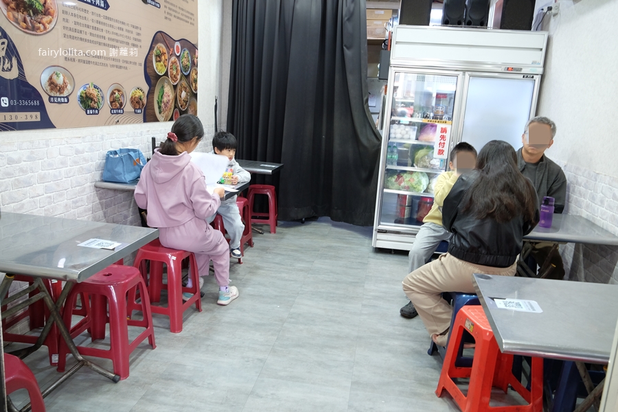 台南牛饕溫體牛肉湯 桃園店。太扯了吧？！桃園竟然也吃得到台南直送溫體牛肉，開店1分鐘直接爆滿！ @蹦啾&hearts;謝蘿莉 La vie heureuse