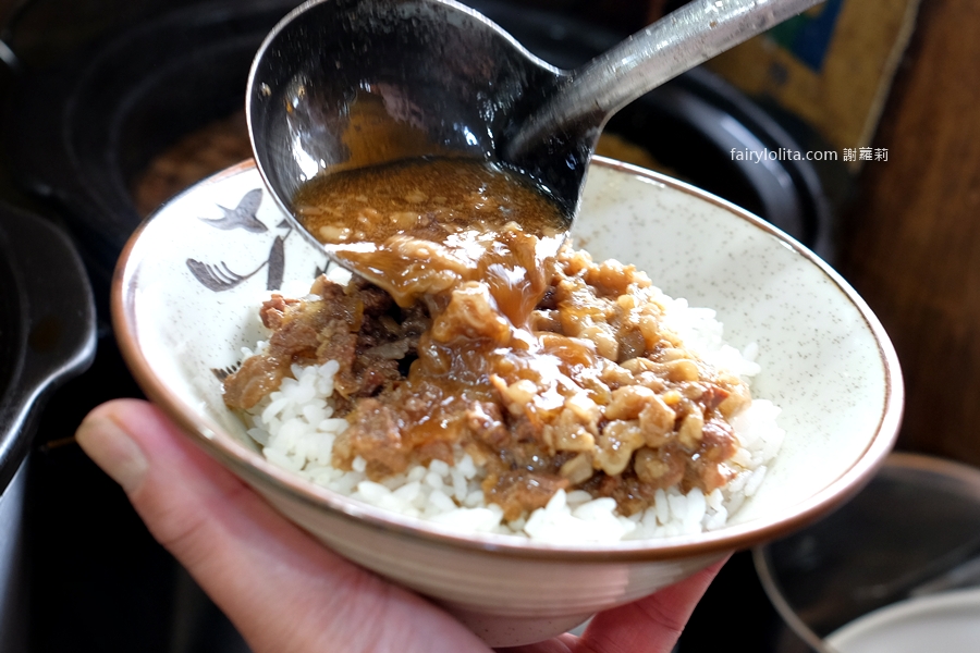 台南牛饕溫體牛肉湯 桃園店。太扯了吧？！桃園竟然也吃得到台南直送溫體牛肉，開店1分鐘直接爆滿！ @蹦啾&hearts;謝蘿莉 La vie heureuse