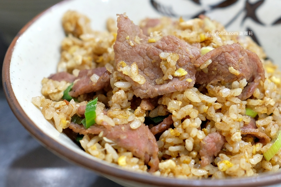 台南牛饕溫體牛肉湯 桃園店。太扯了吧？！桃園竟然也吃得到台南直送溫體牛肉，開店1分鐘直接爆滿！ @蹦啾&hearts;謝蘿莉 La vie heureuse