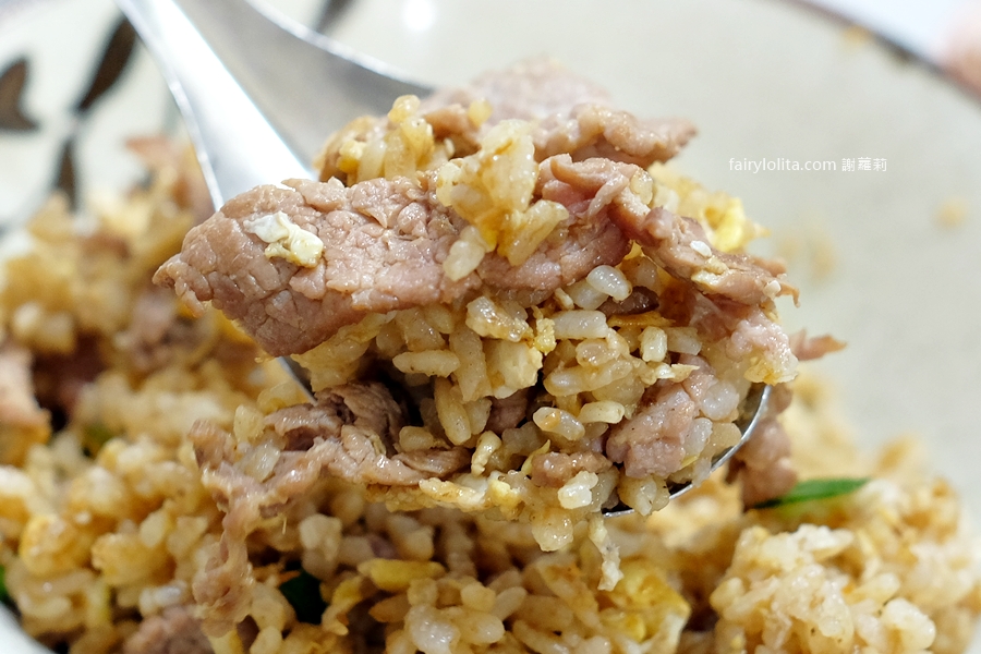 台南牛饕溫體牛肉湯 桃園店。太扯了吧？！桃園竟然也吃得到台南直送溫體牛肉，開店1分鐘直接爆滿！ @蹦啾&hearts;謝蘿莉 La vie heureuse