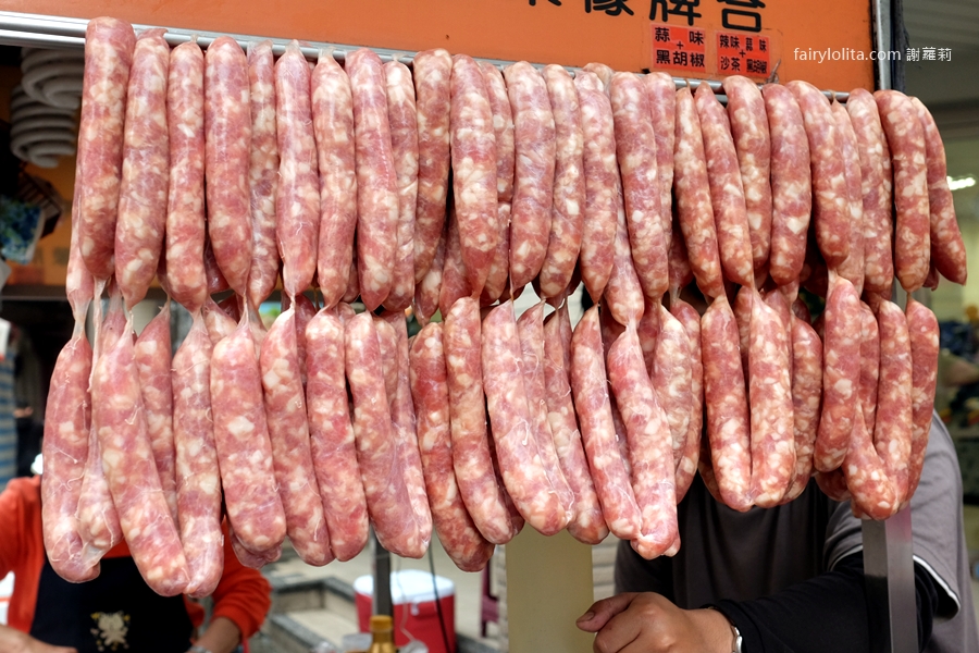 蘇記大腸包小腸。配料爆滿堆成一座山!低調攤販的大腸包小腸誇張到不行! @蹦啾♥謝蘿莉 La vie heureuse 蘇記大腸包小腸。配料爆滿堆成一座山!低調攤販的大腸包小腸誇張到不行! @蹦啾♥謝蘿莉 La vie heureuse