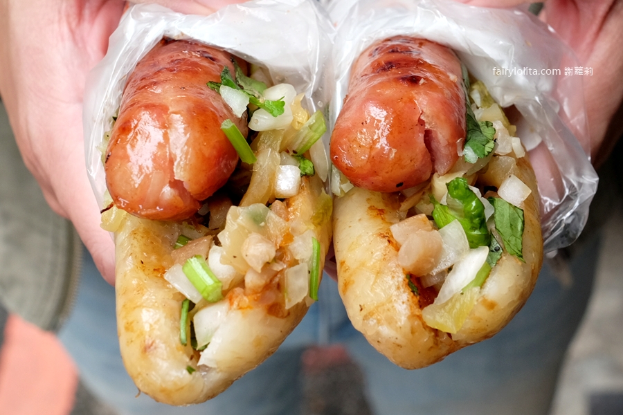 蘇記大腸包小腸。配料爆滿堆成一座山！低調攤販的大腸包小腸誇張到不行！ @蹦啾&hearts;謝蘿莉 La vie heureuse