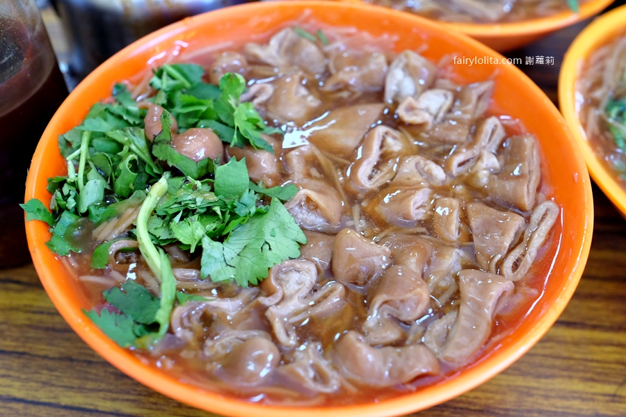 阿倍麵線。65元爽爆！大腸失控滿出碗的神祕巷弄三輪車麵線！ @蹦啾&hearts;謝蘿莉 La vie heureuse