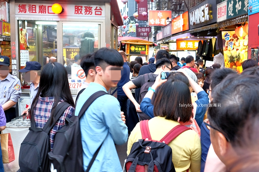 福州世祖胡椒餅。全台最狂胡椒餅！超巨一顆超爆餡、觀光客來台指名一定要吃它！