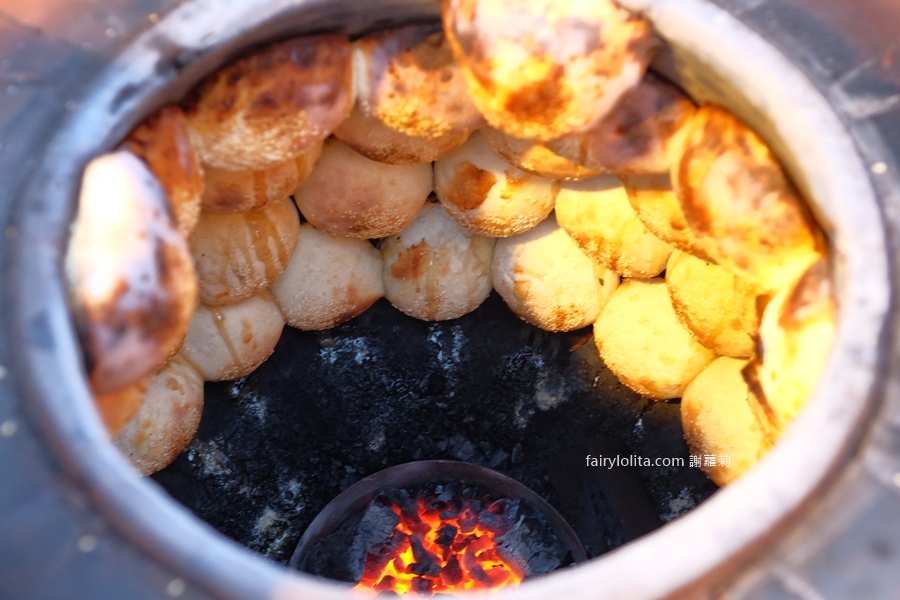 福州世祖胡椒餅。全台最狂胡椒餅！超巨一顆超爆餡、觀光客來台指名一定要吃它！ @蹦啾&hearts;謝蘿莉 La vie heureuse
