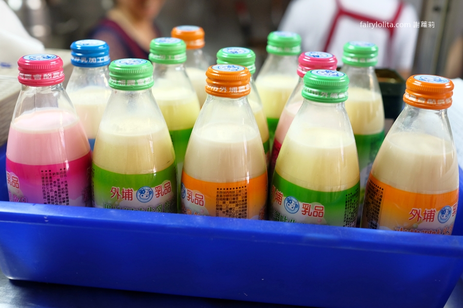 無名早餐店 饅頭肉排蛋。早餐也可以這麼狂！饅頭＋肉排＋蛋 疊成小山！30年老店的早餐級巨無霸！ @蹦啾&hearts;謝蘿莉 La vie heureuse