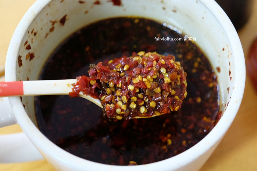 無名早餐店 饅頭肉排蛋。早餐也可以這麼狂！饅頭＋肉排＋蛋 疊成小山！30年老店的早餐級巨無霸！ @蹦啾&hearts;謝蘿莉 La vie heureuse