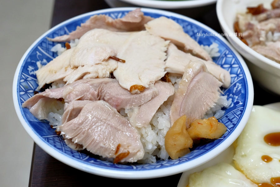 頂吉古早味火雞肉飯。台中最頂火雞肉飯爆紅!肉量舖滿+半熟蛋液狂流太逼人! @蹦啾♥謝蘿莉 La vie heureuse 頂吉古早味火雞肉飯。台中最頂火雞肉飯爆紅!肉量舖滿+半熟蛋液狂流太逼人! @蹦啾♥謝蘿莉 La vie heureuse