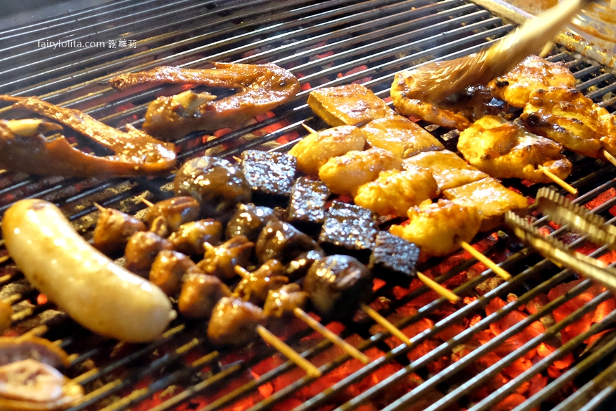 七里香。不到3小時全掃光！你吃過這攤深夜神祕炭烤嗎？