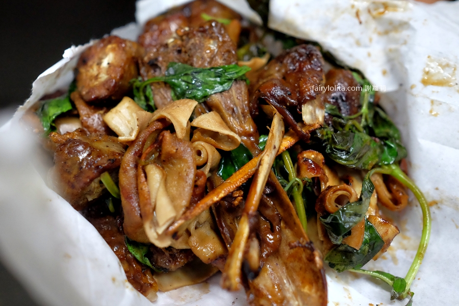 七里香。不到3小時全掃光！你吃過這攤深夜神祕炭烤嗎？ @蹦啾&hearts;謝蘿莉 La vie heureuse