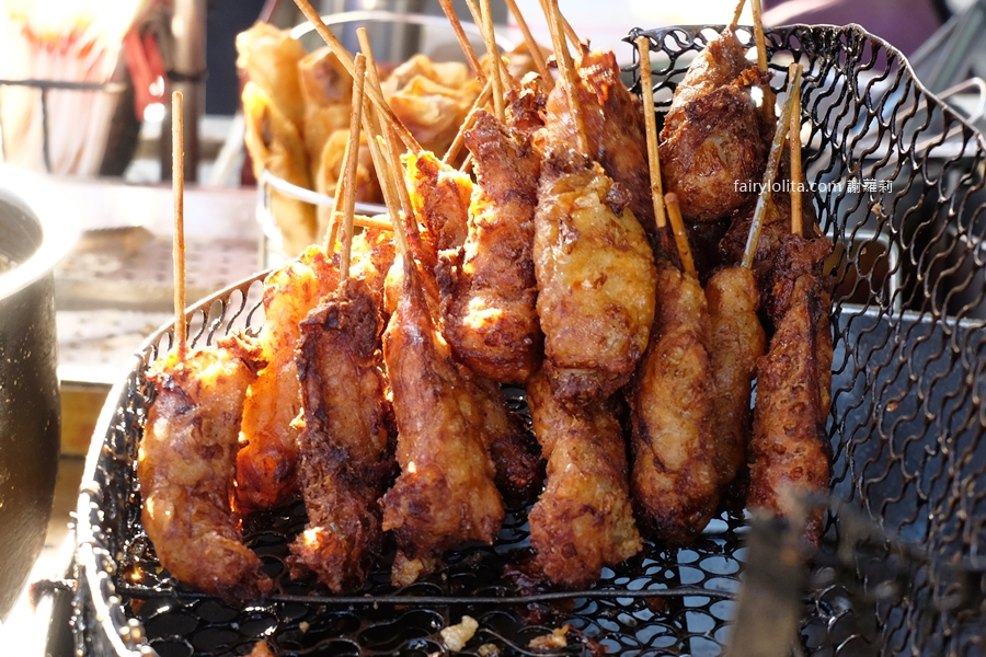 東門橋下30年龍鳳腿。扯爆！一支只要5元，人潮圍到攤子看不到！ @蹦啾&hearts;謝蘿莉 La vie heureuse