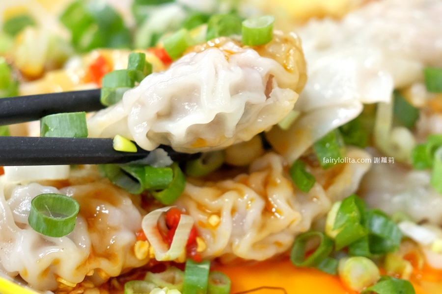 鮮蝦餛飩專賣店。在地神祕老店曝光!超巨餛飩塞整尾蝦,一口爆汁太狂! 鮮蝦餛飩專賣店。在地神祕老店曝光!超巨餛飩塞整尾蝦,一口爆汁太狂!