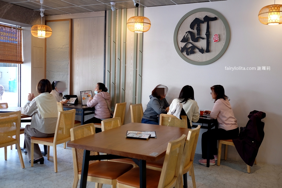 竹谷定食。挑戰全台最狂CP值！350元海鮮吃到飽，飲料甜點全部無限續！ @蹦啾&hearts;謝蘿莉 La vie heureuse