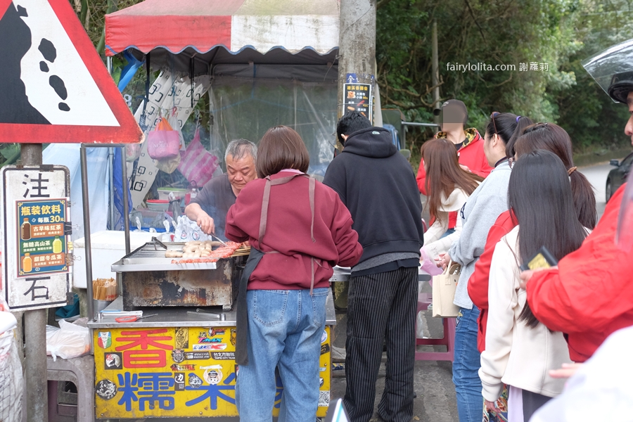 礁溪香腸伯。神祕小攤藏半山腰！飄香近35年，每天人潮排爆！ @蹦啾&hearts;謝蘿莉 La vie heureuse