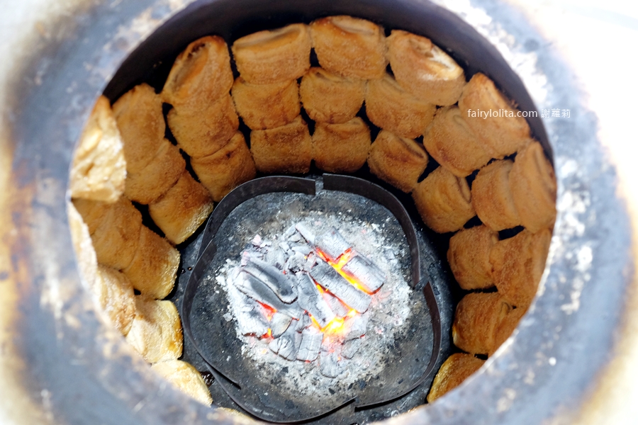 正興酥餅店。基隆天橋下70年老字號燒餅！開賣就排隊，晚來直接賣光！ @蹦啾&hearts;謝蘿莉 La vie heureuse