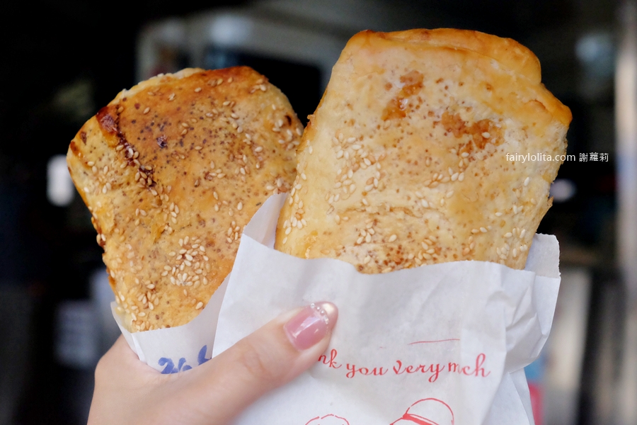 正興酥餅店。基隆天橋下70年老字號燒餅！開賣就排隊，晚來直接賣光！