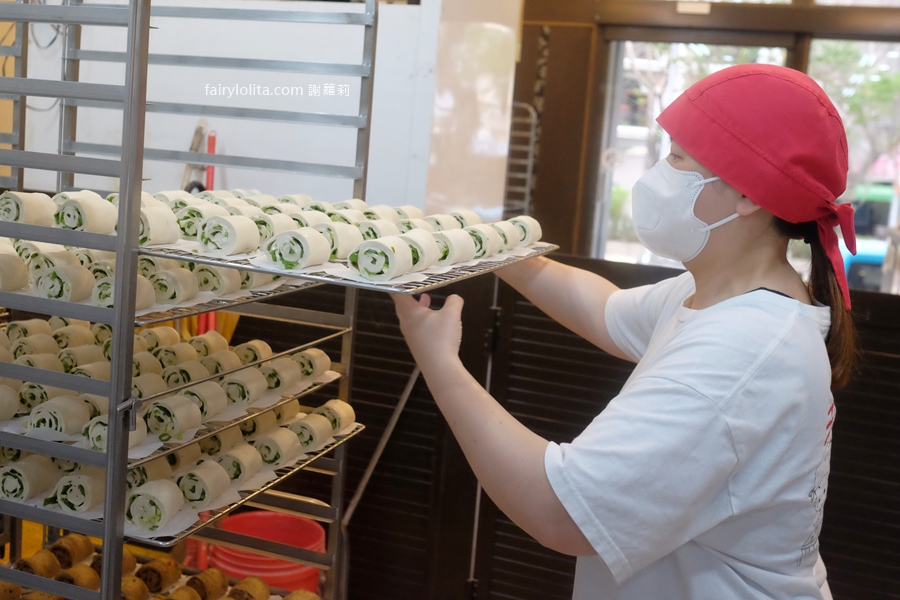 老麵酵匠。這顆饅頭太扯！內餡多到炸出來，新竹爆紅名店插旗桃園介壽路！ @蹦啾&hearts;謝蘿莉 La vie heureuse