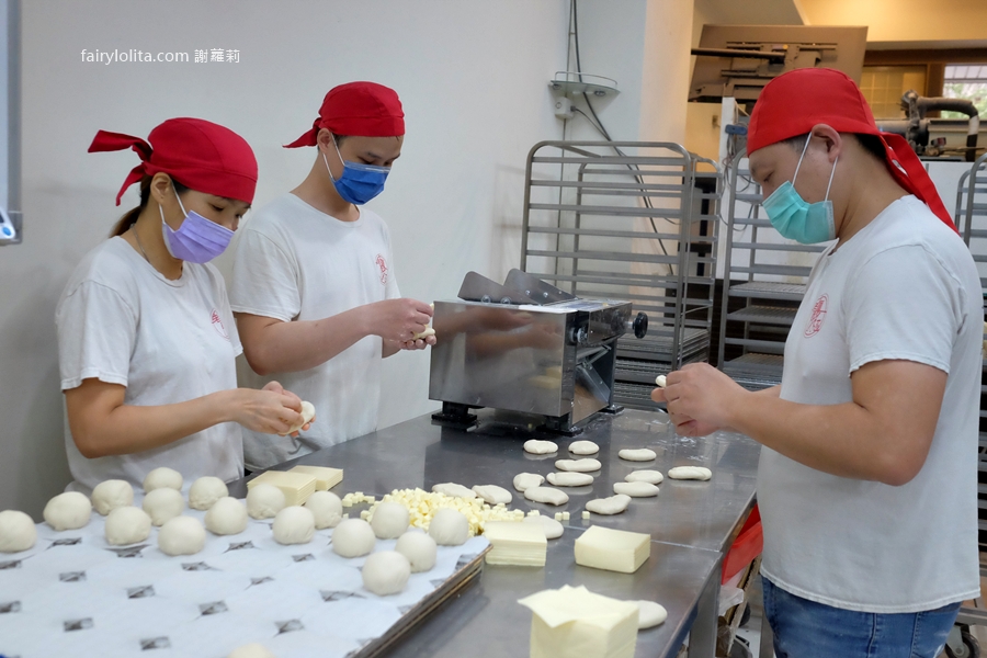 老麵酵匠。這顆饅頭太扯！內餡多到炸出來，新竹爆紅名店插旗桃園介壽路！ @蹦啾&hearts;謝蘿莉 La vie heureuse