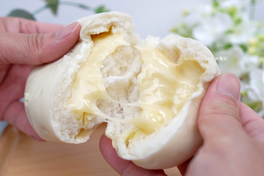 老麵酵匠。這顆饅頭太扯！內餡多到炸出來，新竹爆紅名店插旗桃園介壽路！ @蹦啾&hearts;謝蘿莉 La vie heureuse