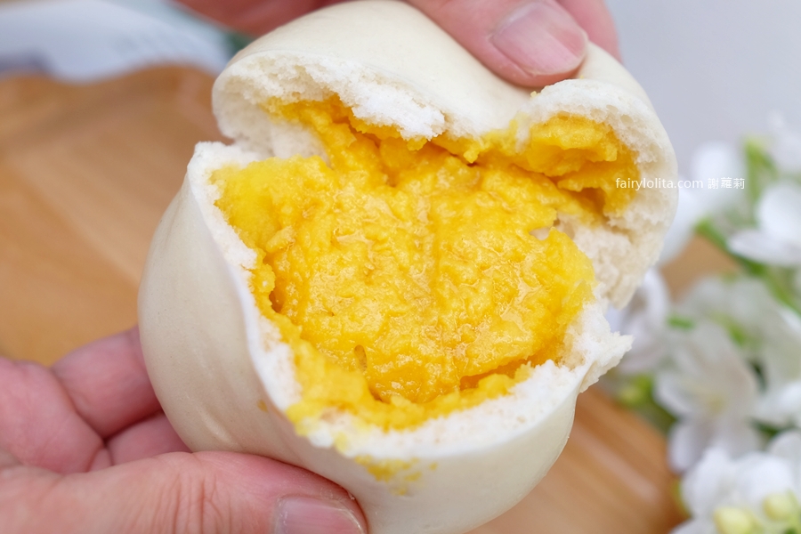 老麵酵匠。這顆饅頭太扯！內餡多到炸出來，新竹爆紅名店插旗桃園介壽路！ @蹦啾&hearts;謝蘿莉 La vie heureuse