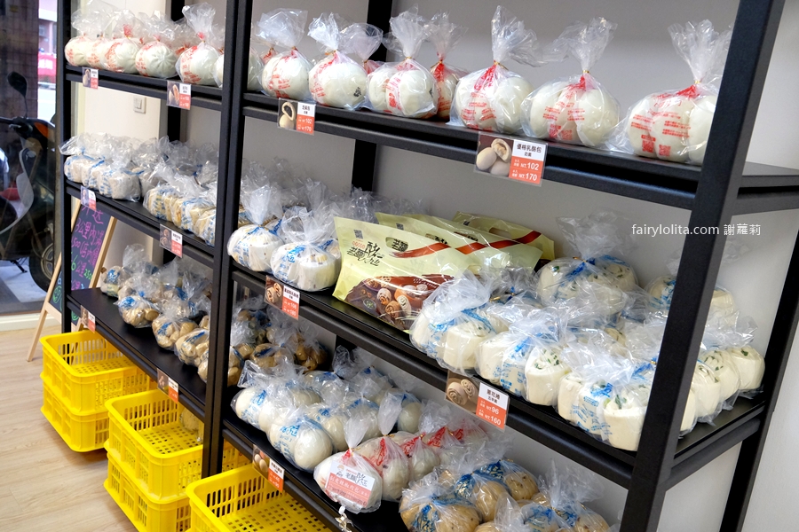 老麵酵匠。這顆饅頭太扯！內餡多到炸出來，新竹爆紅名店插旗桃園介壽路！ @蹦啾&hearts;謝蘿莉 La vie heureuse