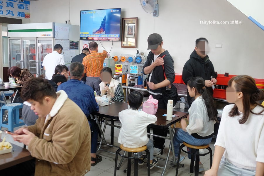 純手工-鮮肉湯包。爆汁湯包一咬噴湯！青蔥無限加到爽，這間真的太狂！ @蹦啾&hearts;謝蘿莉 La vie heureuse