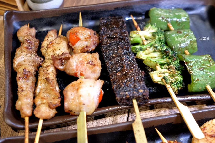 柒息地（三重自強店）。19元爽吃平價串燒！近30種食材任選＋隱藏版私房菜，CP值爆表！ @蹦啾&hearts;謝蘿莉 La vie heureuse