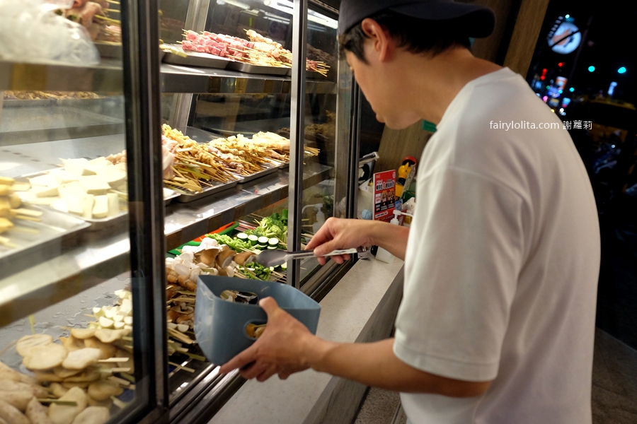 柒息地（三重自強店）。19元爽吃平價串燒！近30種食材任選＋隱藏版私房菜，CP值爆表！ @蹦啾&hearts;謝蘿莉 La vie heureuse