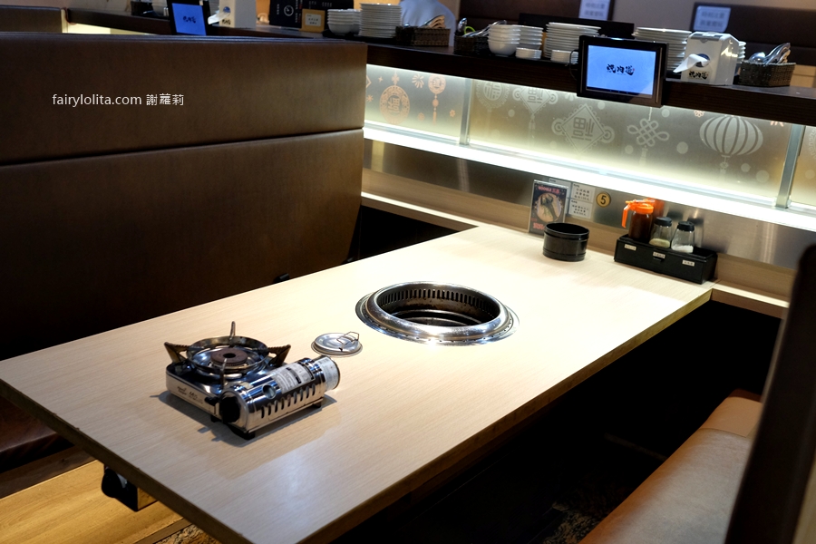 燒肉道。吃到撐還吃不完！689元百種食材無限點，全台第一家「軌道送餐」太誇張！ @蹦啾&hearts;謝蘿莉 La vie heureuse