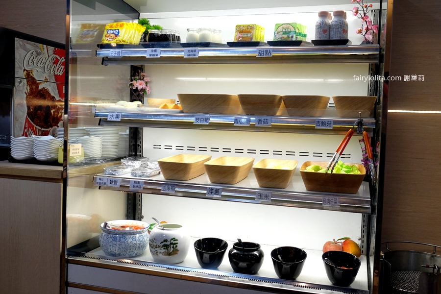 燒肉道。吃到撐還吃不完！689元百種食材無限點，全台第一家「軌道送餐」太誇張！ @蹦啾&hearts;謝蘿莉 La vie heureuse