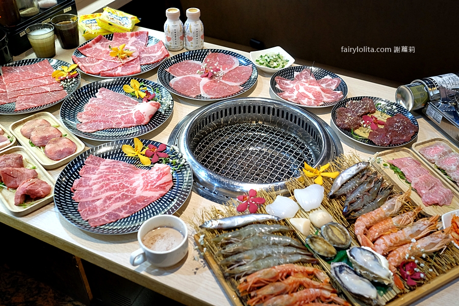 燒肉道。吃到撐還吃不完！689元百種食材無限點，全台第一家「軌道送餐」太誇張！ @蹦啾&hearts;謝蘿莉 La vie heureuse