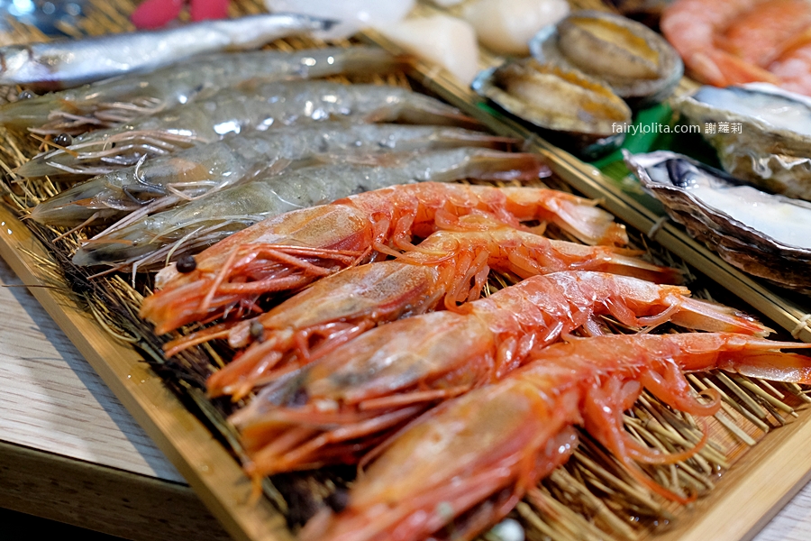 燒肉道。吃到撐還吃不完！689元百種食材無限點，全台第一家「軌道送餐」太誇張！ @蹦啾&hearts;謝蘿莉 La vie heureuse