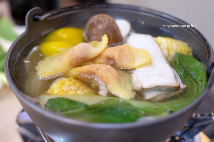 燒肉道。吃到撐還吃不完！689元百種食材無限點，全台第一家「軌道送餐」太誇張！ @蹦啾&hearts;謝蘿莉 La vie heureuse