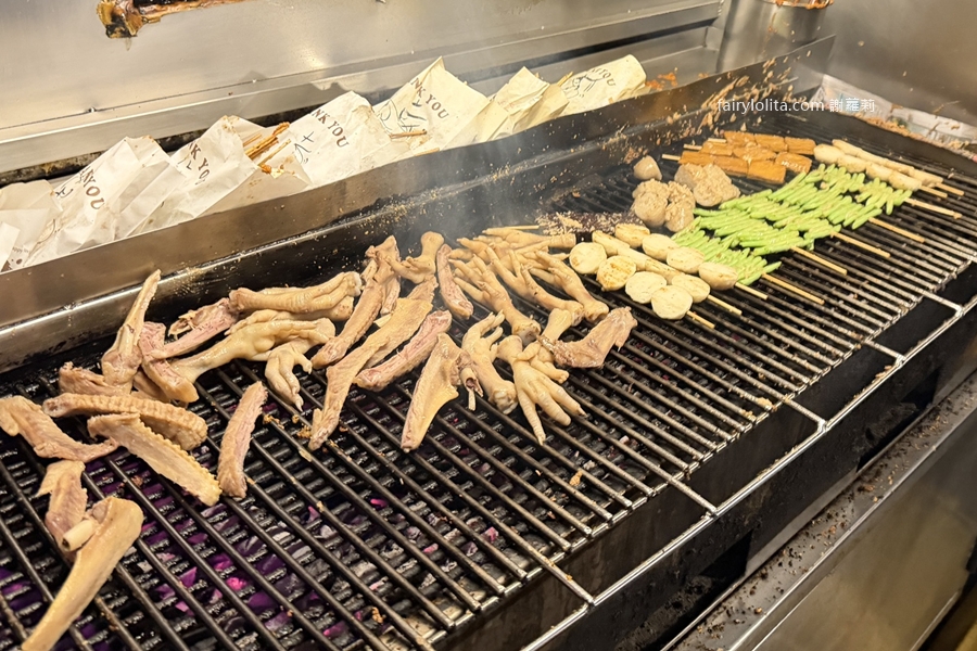 龍岡隱藏版炭烤（豆干哥）。第一次看到買炭烤還要用搶的？！暗夜裡的神祕發財車曝光！ @蹦啾&hearts;謝蘿莉 La vie heureuse