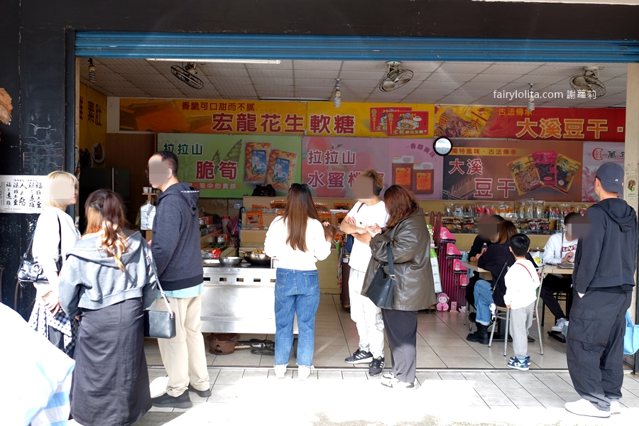 金日香- 麻辣豆干。Threads爆紅美食！一吃直接圈粉的神級麻辣豆干！ @蹦啾&hearts;謝蘿莉 La vie heureuse